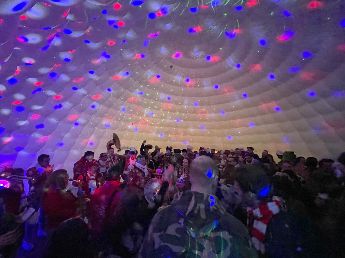 HUUR Opblaasbare IGLO partytent | 10 Meter | event tent