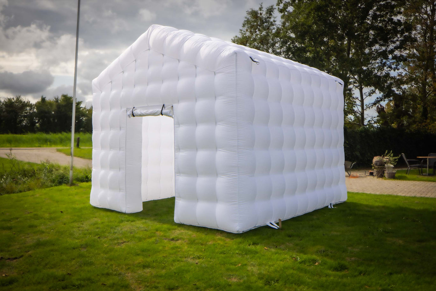 HUUR Opblaasbare Nightclub Partytent Wit 4 meter