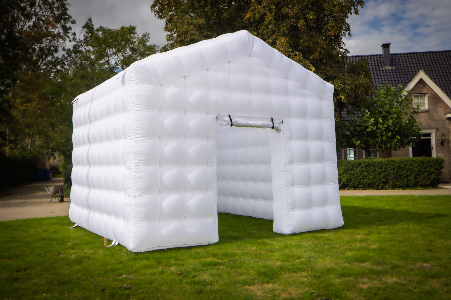 HUUR Opblaasbare Nightclub Partytent Wit 4 meter