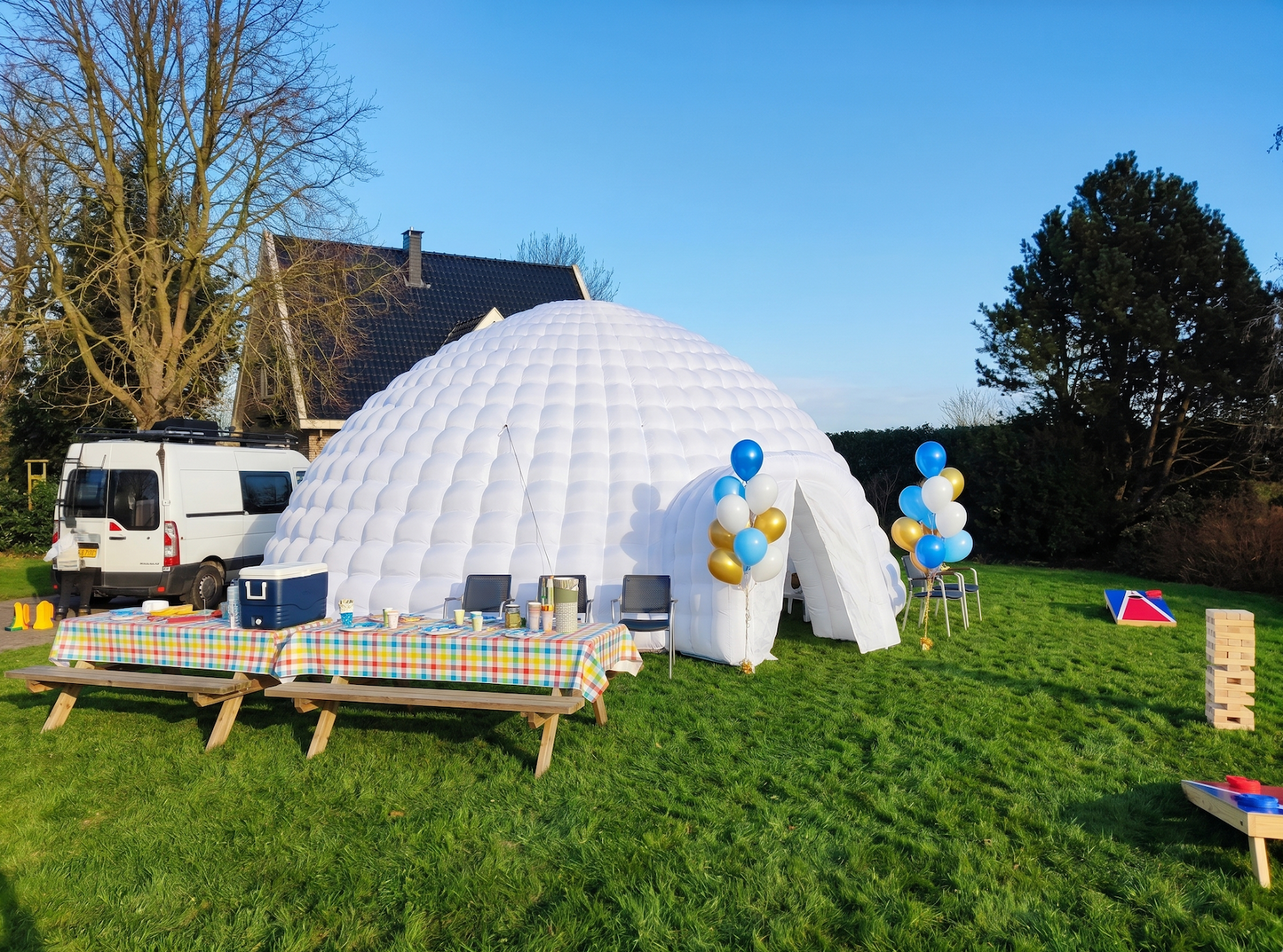 HUUR Opblaasbare IGLO partytent | 8- 10 Meter